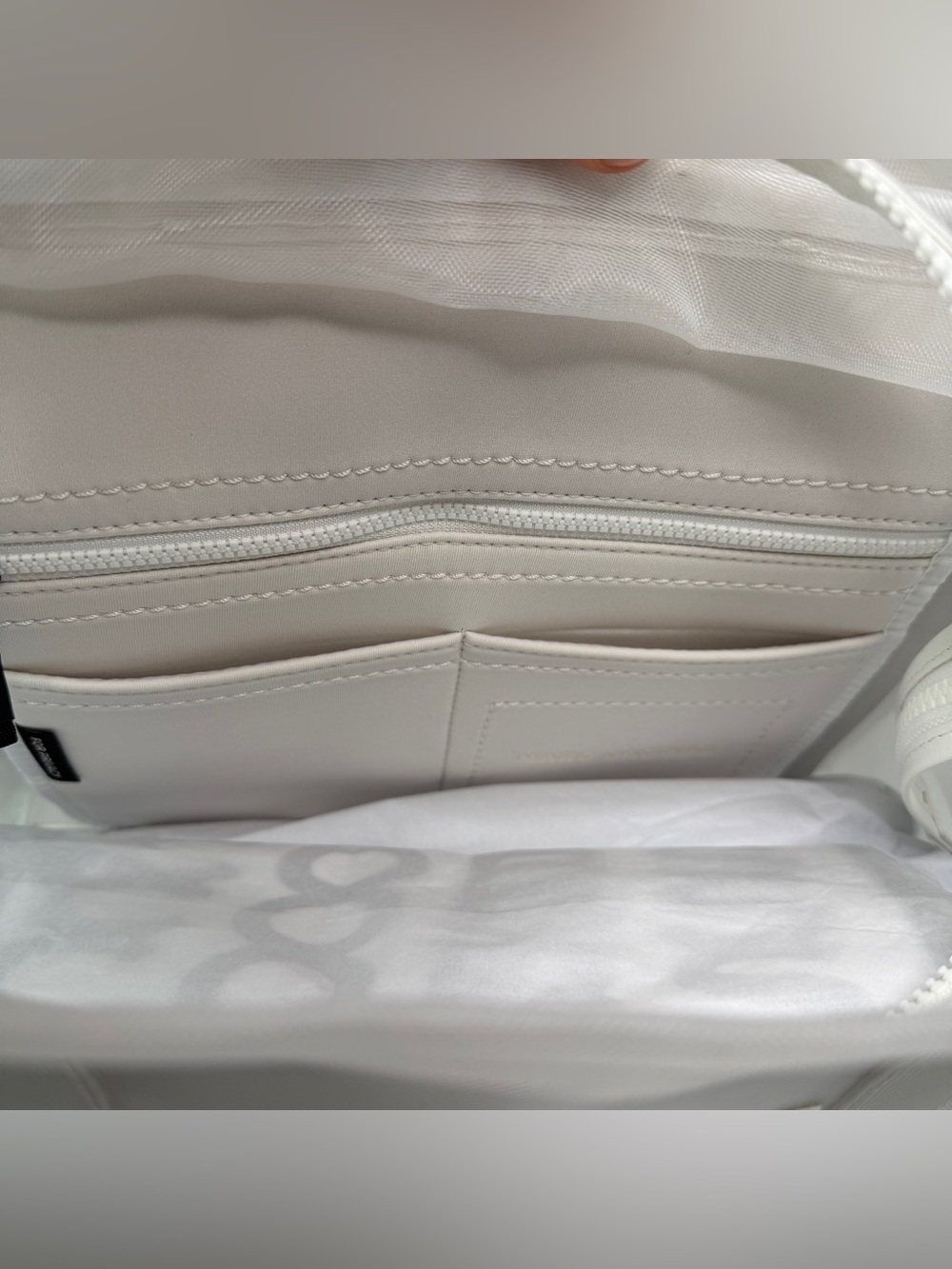 Marc Jacob’s Women’s The Mesh Medium Tote Bag - White - Picture 13 of 16